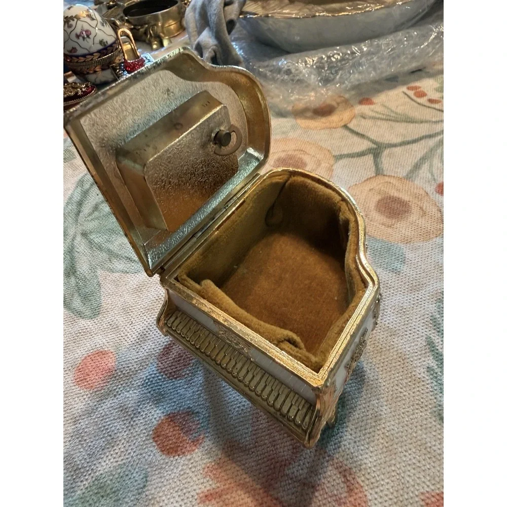Westland item description